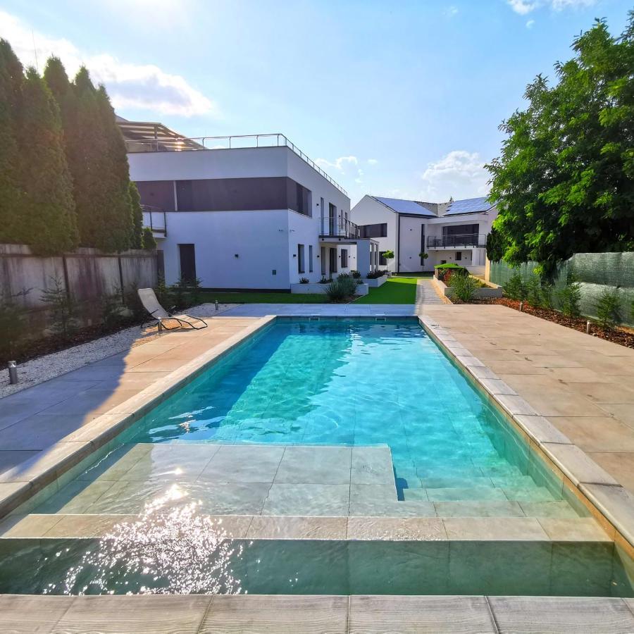 Lavida Deluxe Villa Hajduszoboszlo Luaran gambar
