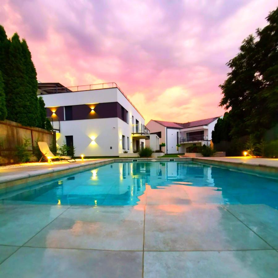 Lavida Deluxe Villa Hajduszoboszlo Luaran gambar